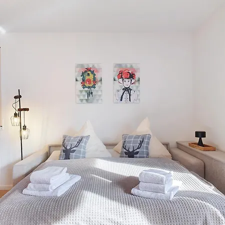 Niki 蒂蒂湖-新城